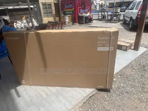 Tizen UHD Smart Samsung 65”Cu8000