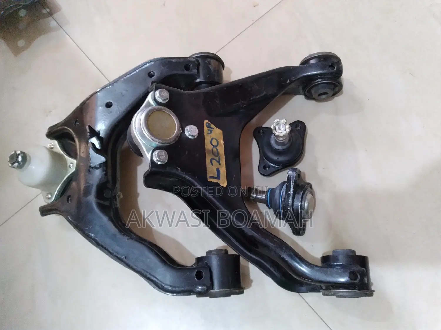 Mitsubishi Pajero Sports, Montero Upper Arm, L200