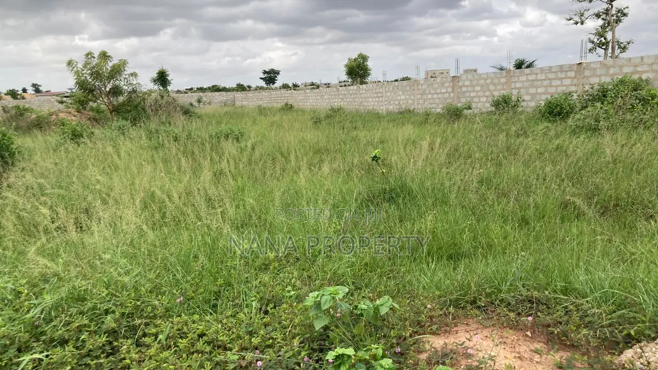 20 Plots of Land for Sale Located at Oyarifa Ghana Flag