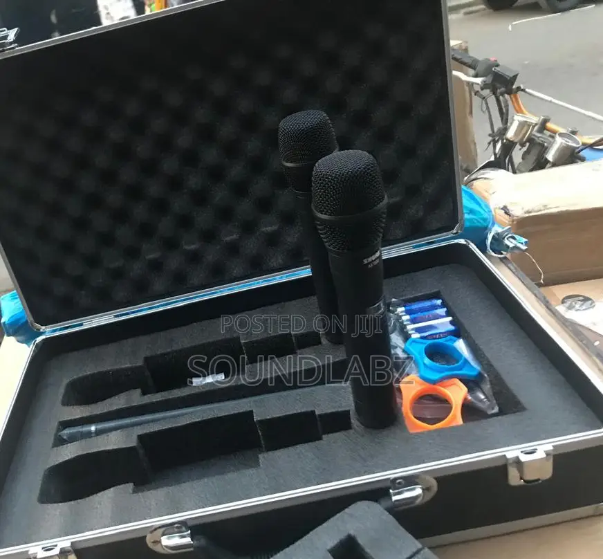 Shure AXT800 UHF Wireless Professional Handheld Microphone
