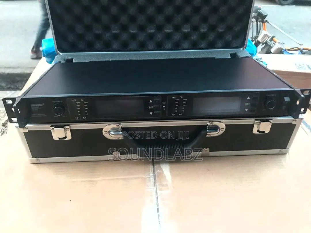 Shure AXT800 UHF Wireless Professional Handheld Microphone
