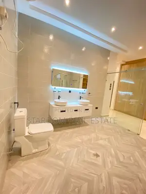 4bdrm Duplex in East Legon for sale