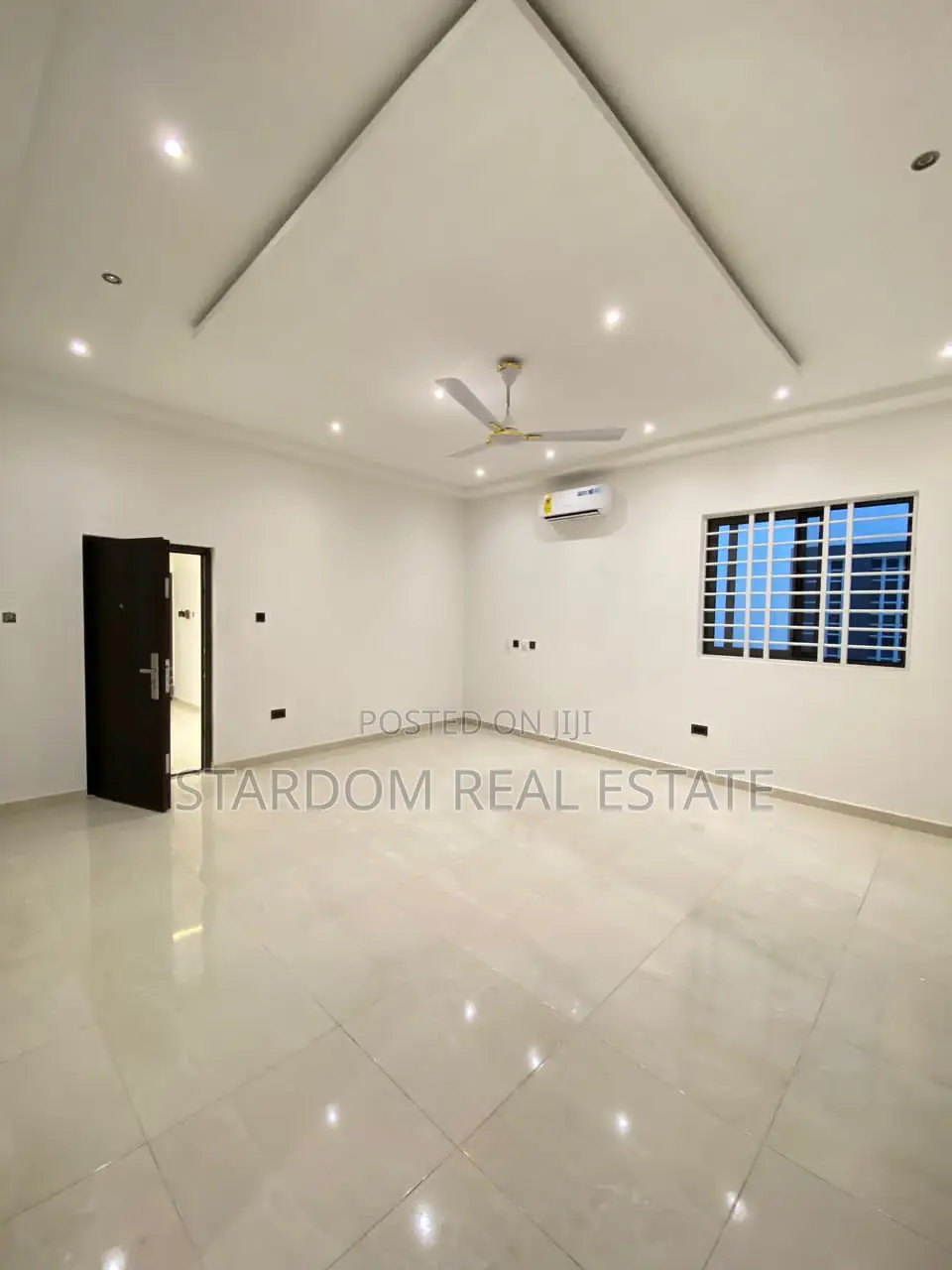 4bdrm Duplex in East Legon for sale