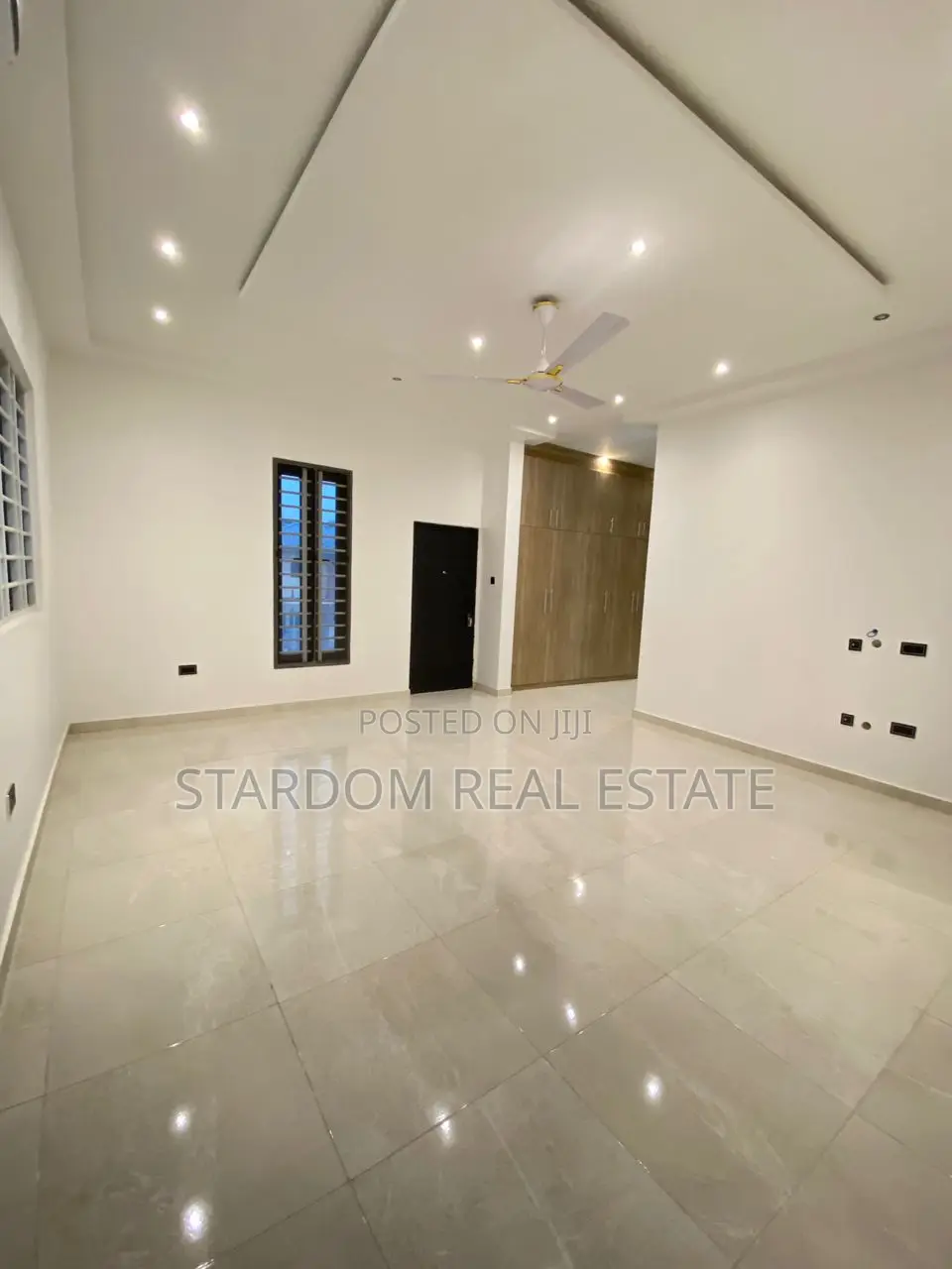 4bdrm Duplex in East Legon for sale