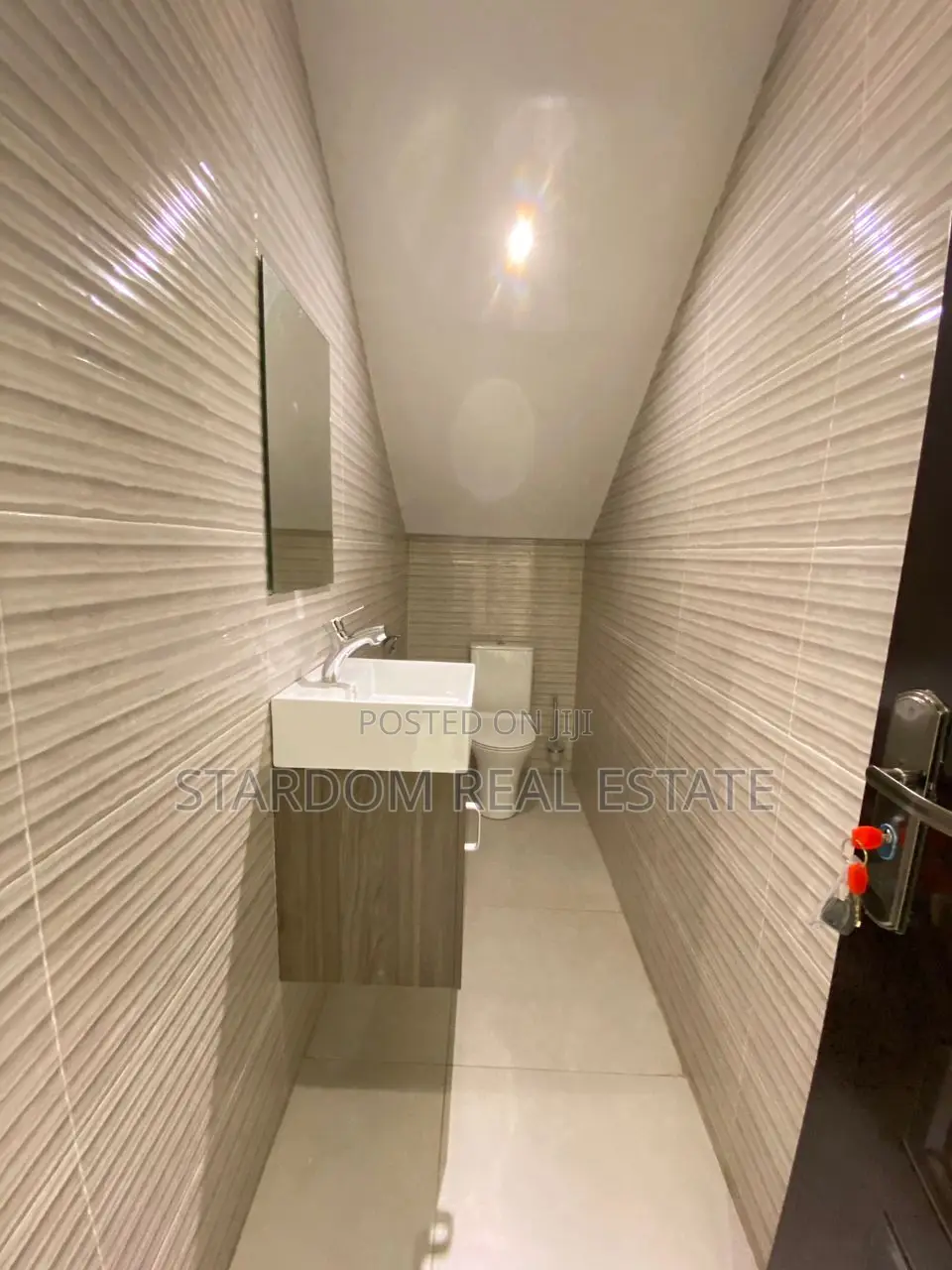 4bdrm Duplex in East Legon for sale