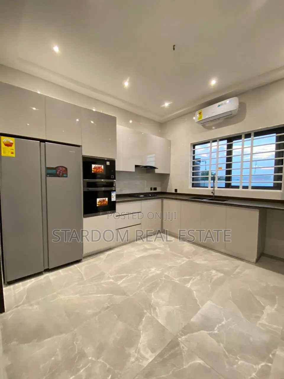 4bdrm Duplex in East Legon for sale