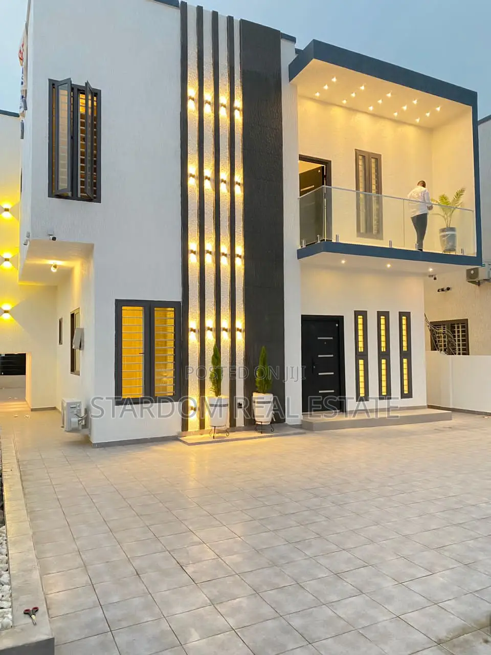 4bdrm Duplex in East Legon for sale