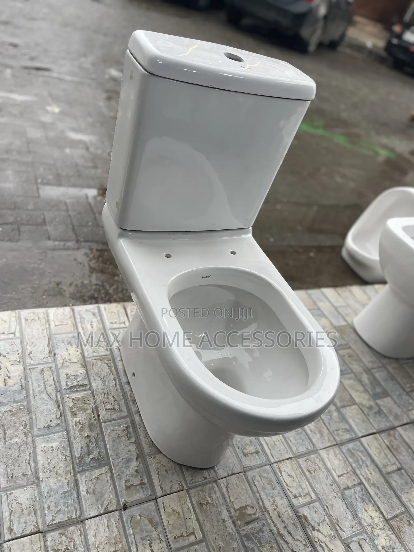 Water Closet (Slim Cistern)
