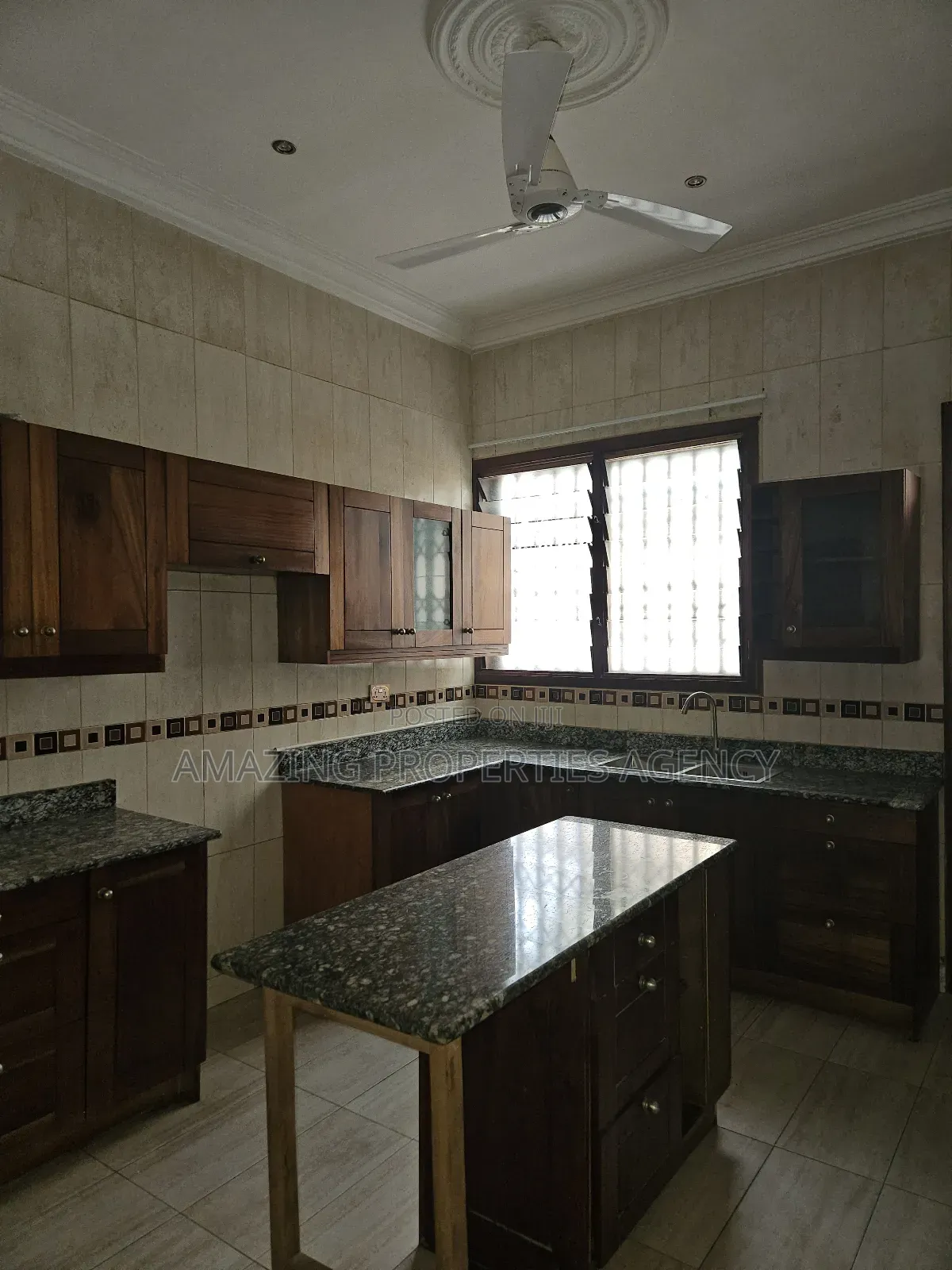 4bdrm House in Spintex Batsonaa for rent