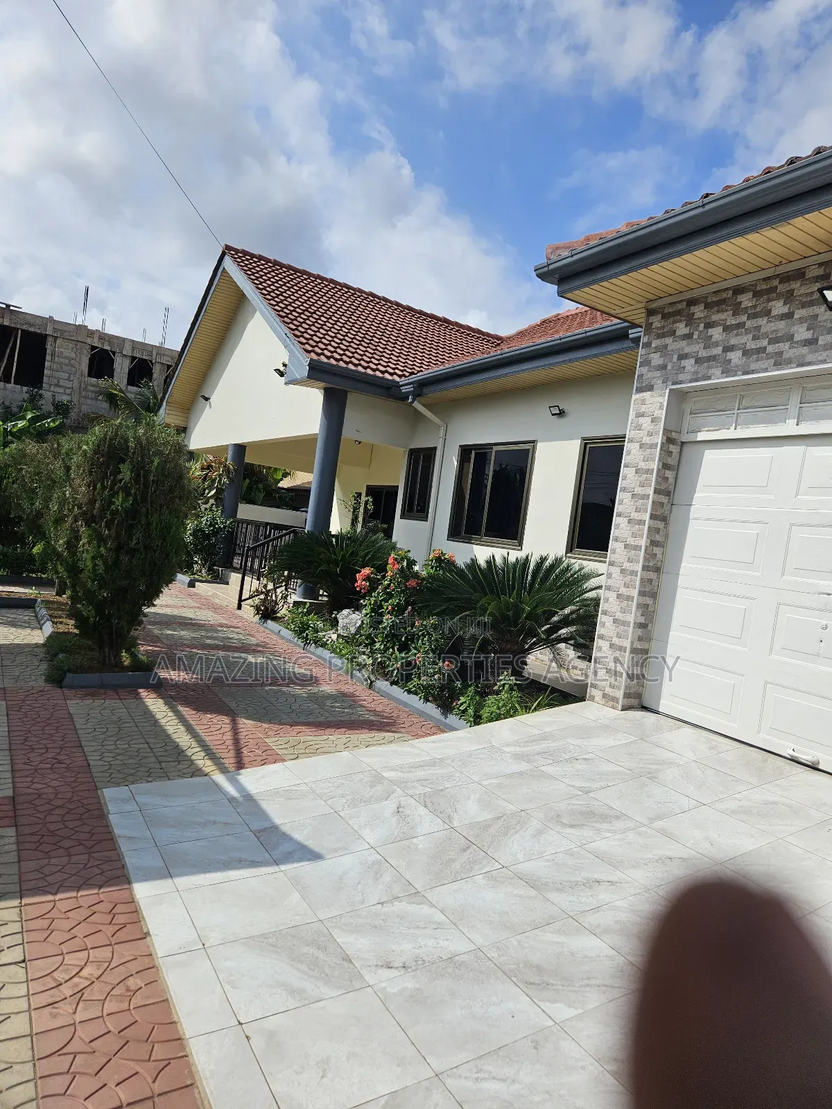 4bdrm House in Spintex Batsonaa for rent
