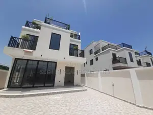 4bdrm House in Accra, Airport Residential Area for sale