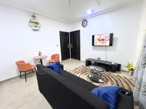 Plush One Bedroom Apartment (Short Stay)