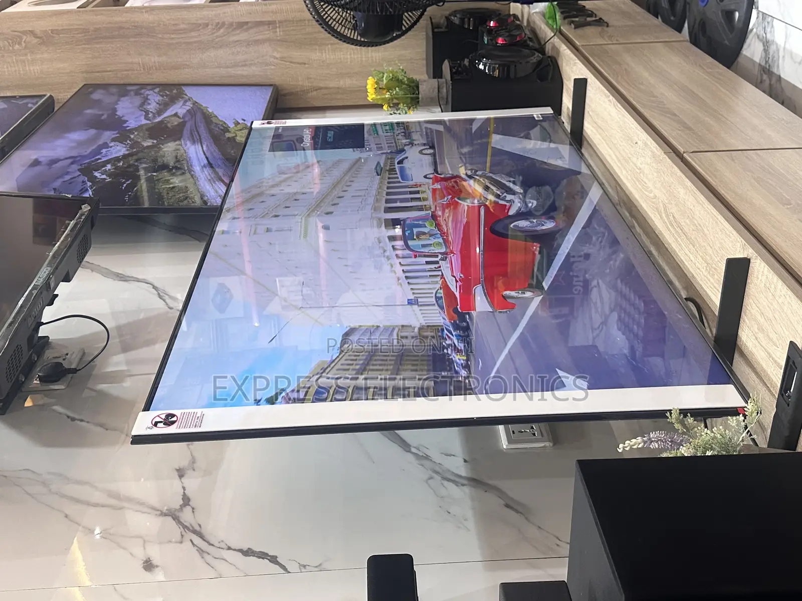 Samsung Uhd Smart 85”Cu8000 High Resolution