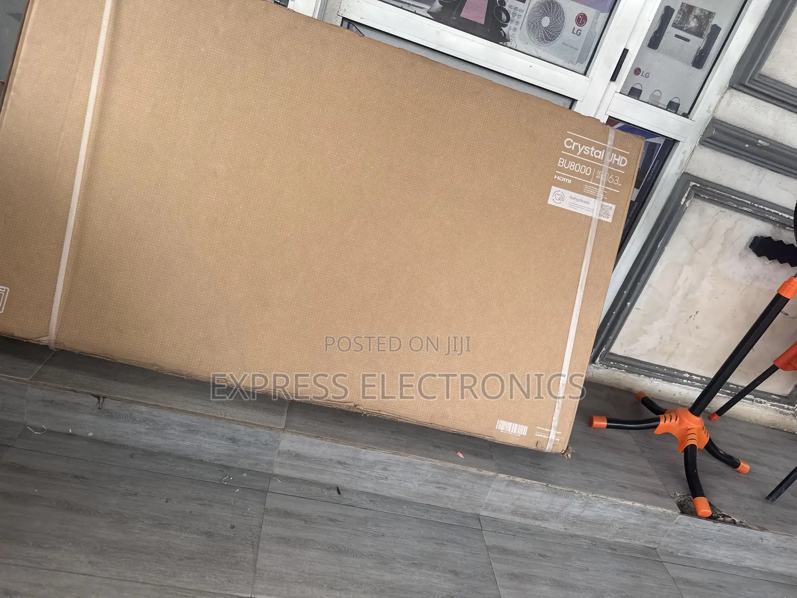 LED UHD Smart Television  65”Cu8000 Samsung