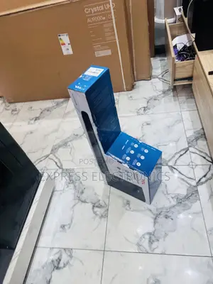 Fresh in Box TCL S522 SOUBDBAR With Woofer