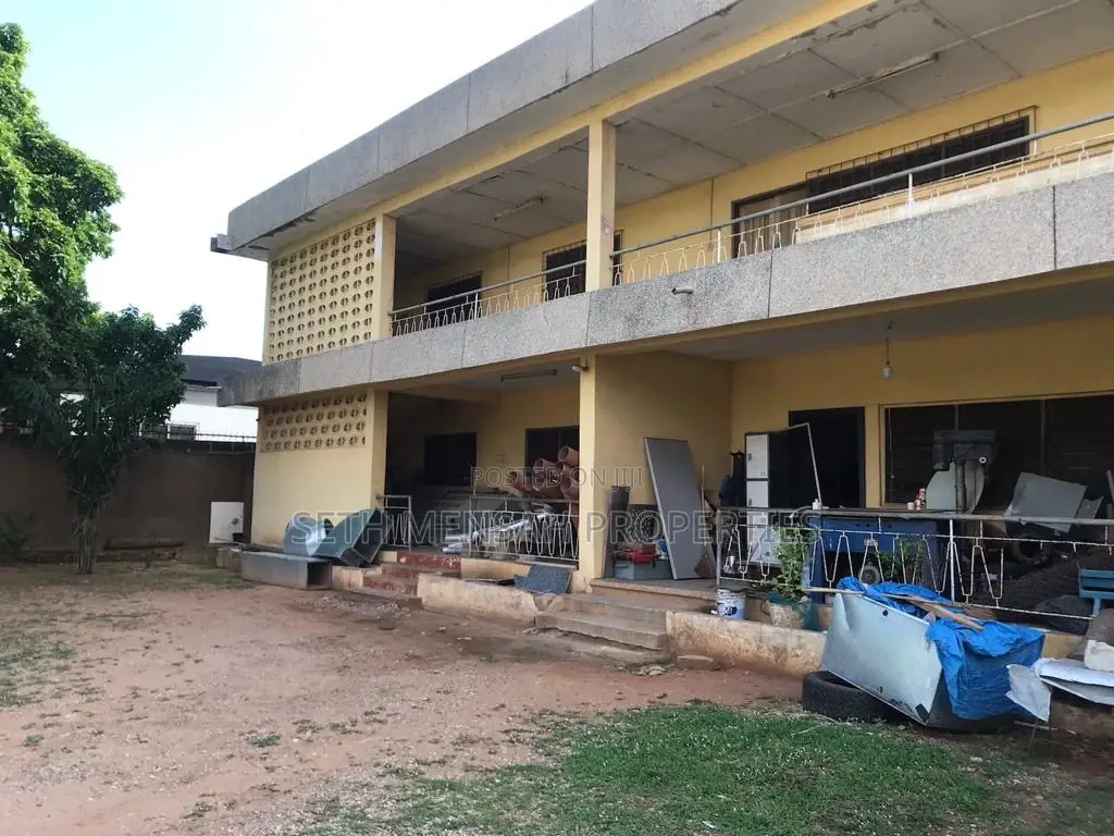 3 Plot of Land and Old Building on Top for Sale