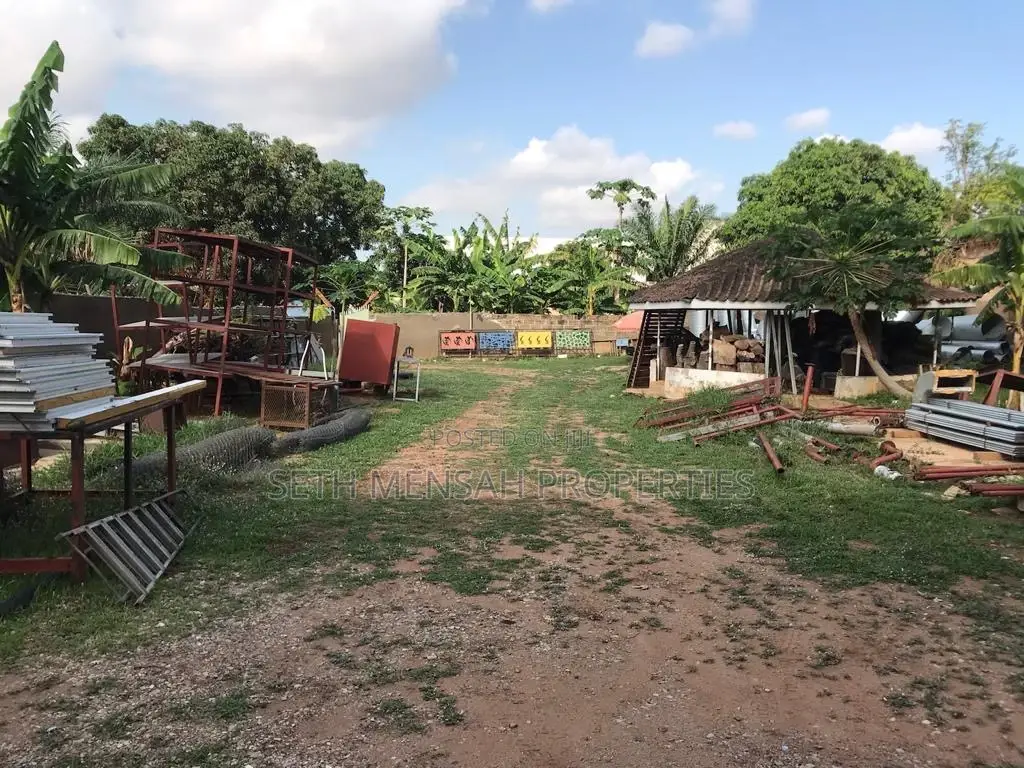 3 Plot of Land and Old Building on Top for Sale