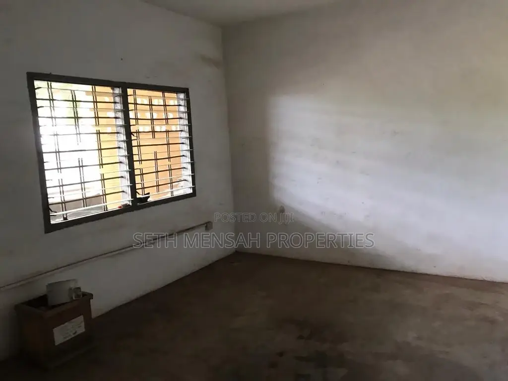 3 Plot of Land and Old Building on Top for Sale
