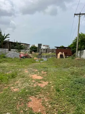 3 Plot of Land and Old Building on Top for Sale