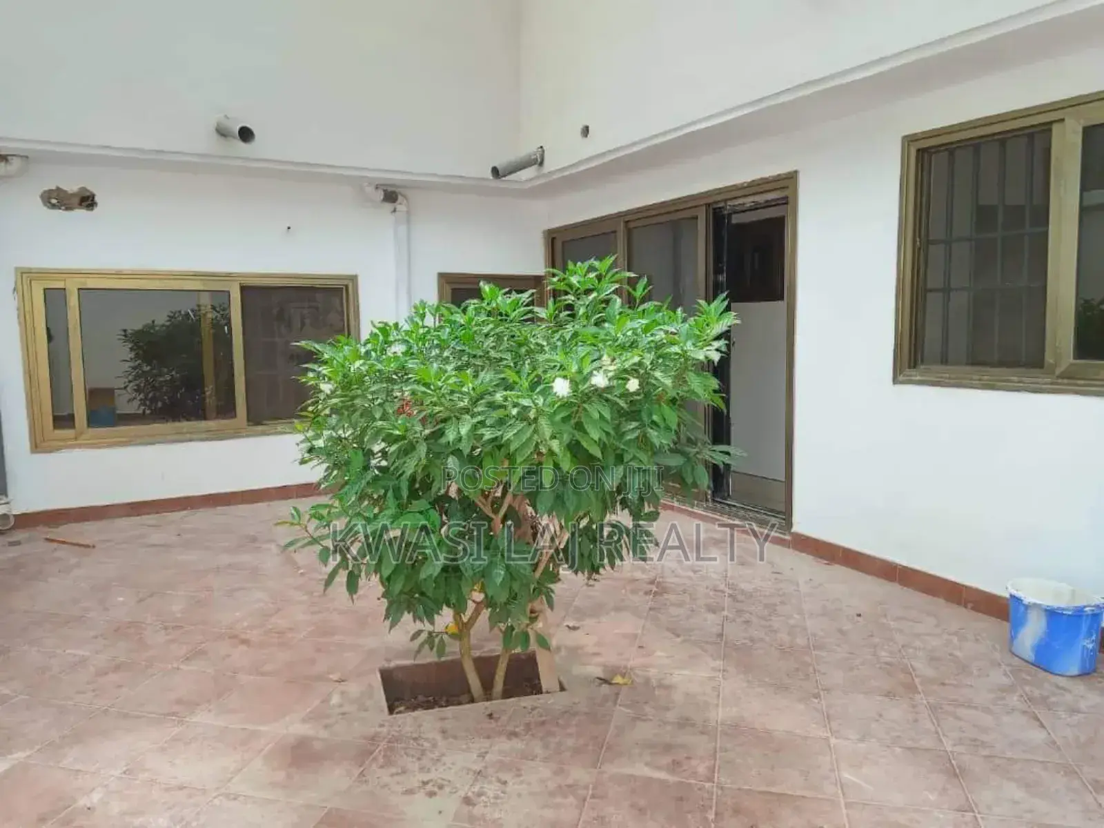 3bdrm House in Broadcasting, Weija for sale