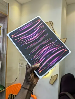 New Apple iPad Pro 12.9 (2022) 256 GB Silver