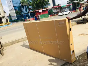 Dazzling Views Uhd Smart 85”Cu8000 Samsung