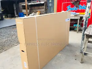 Quantum UHD Smart 75”Cu8000 Gloss