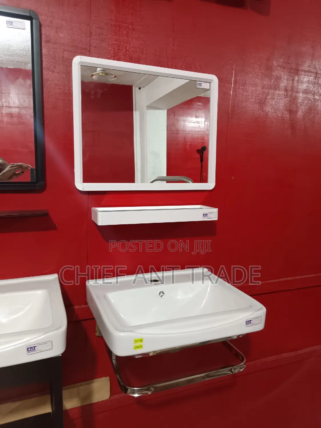 Cute Basin With Mirror