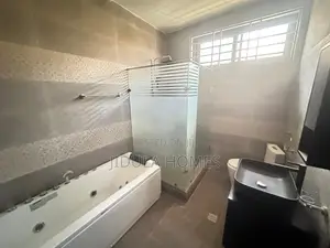 4bdrm Duplex in Lakeside Estate, Ashaley Botwe for rent