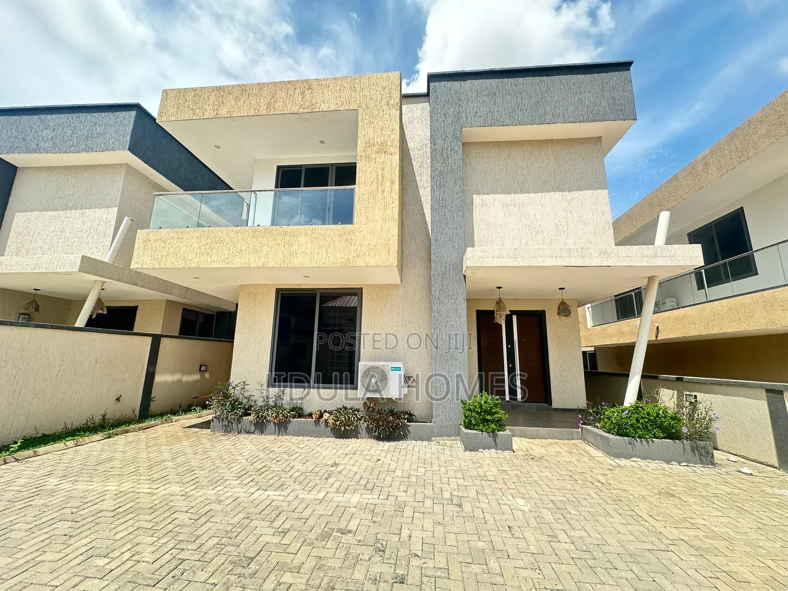 4bdrm Duplex in Lakeside Estate, Ashaley Botwe for rent
