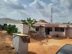 Furnished 8bdrm House in Santasi Top Boat, Kumasi Metropolitan