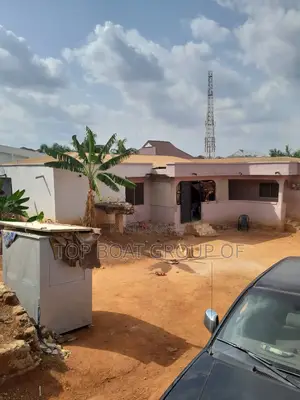 Furnished 8bdrm House in Santasi Top Boat, Kumasi Metropolitan