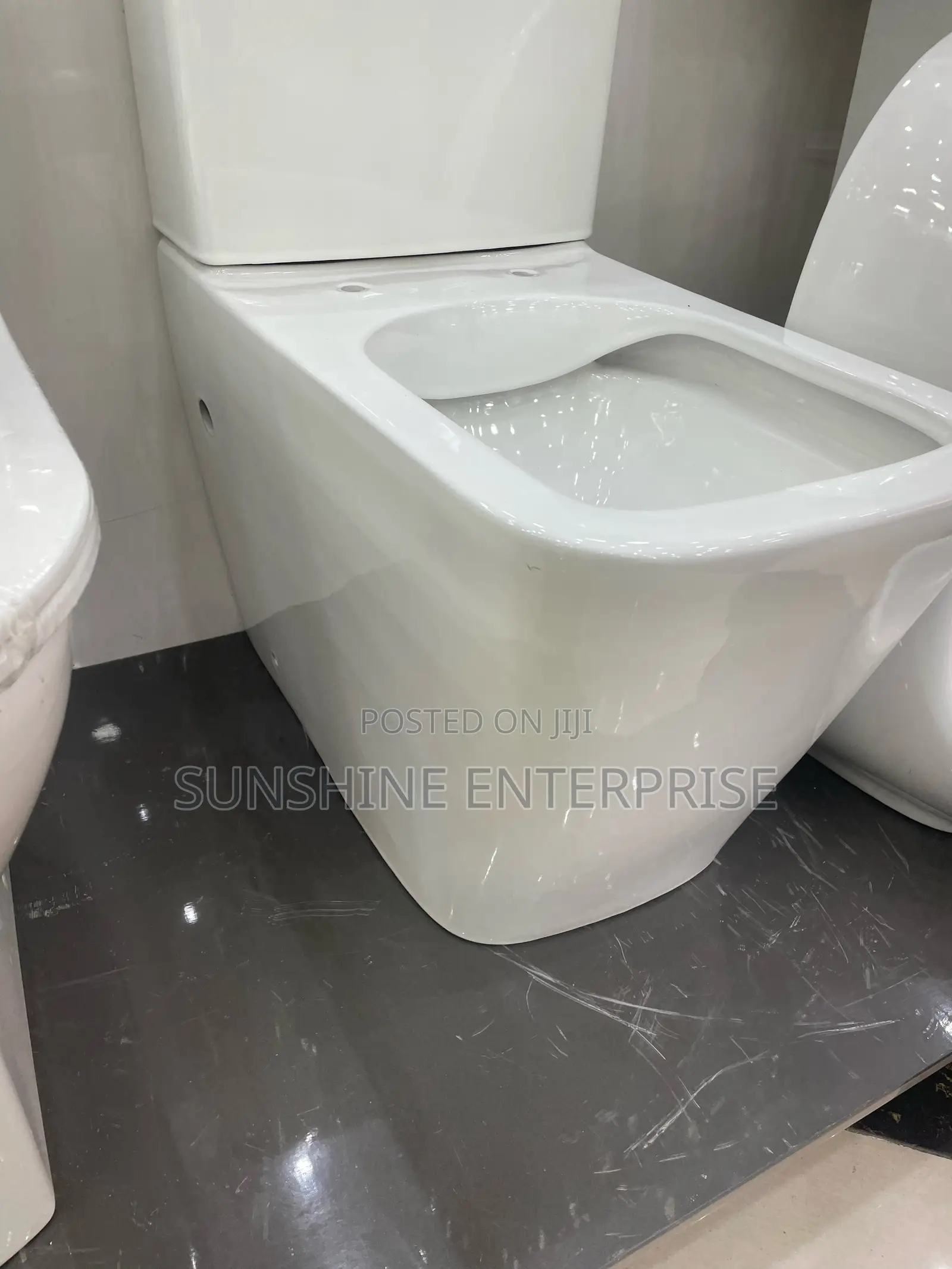 Press Top Water Closet
