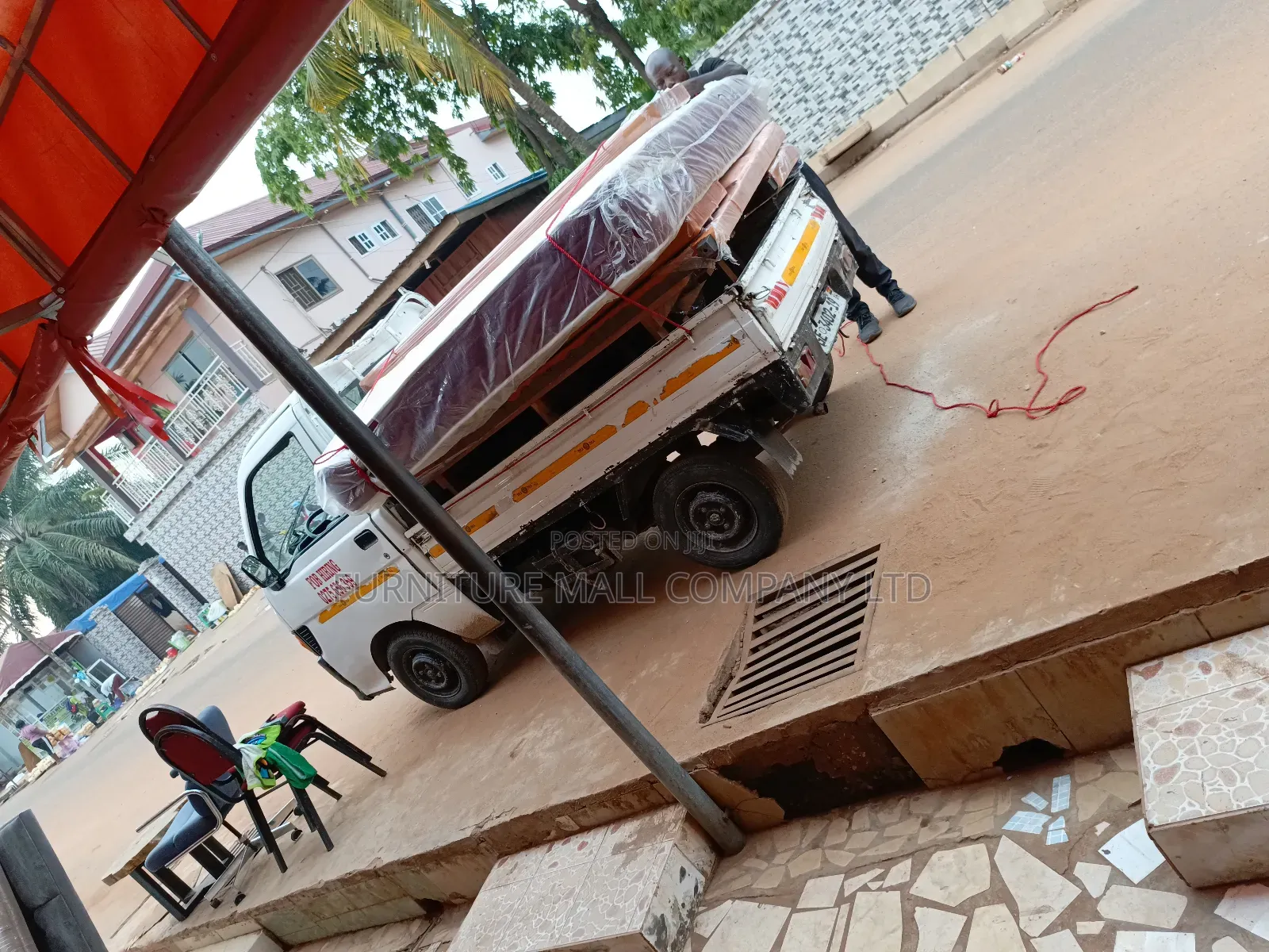 FURNITURE MALL Kings Bed Wit Mattress. Free Delivery