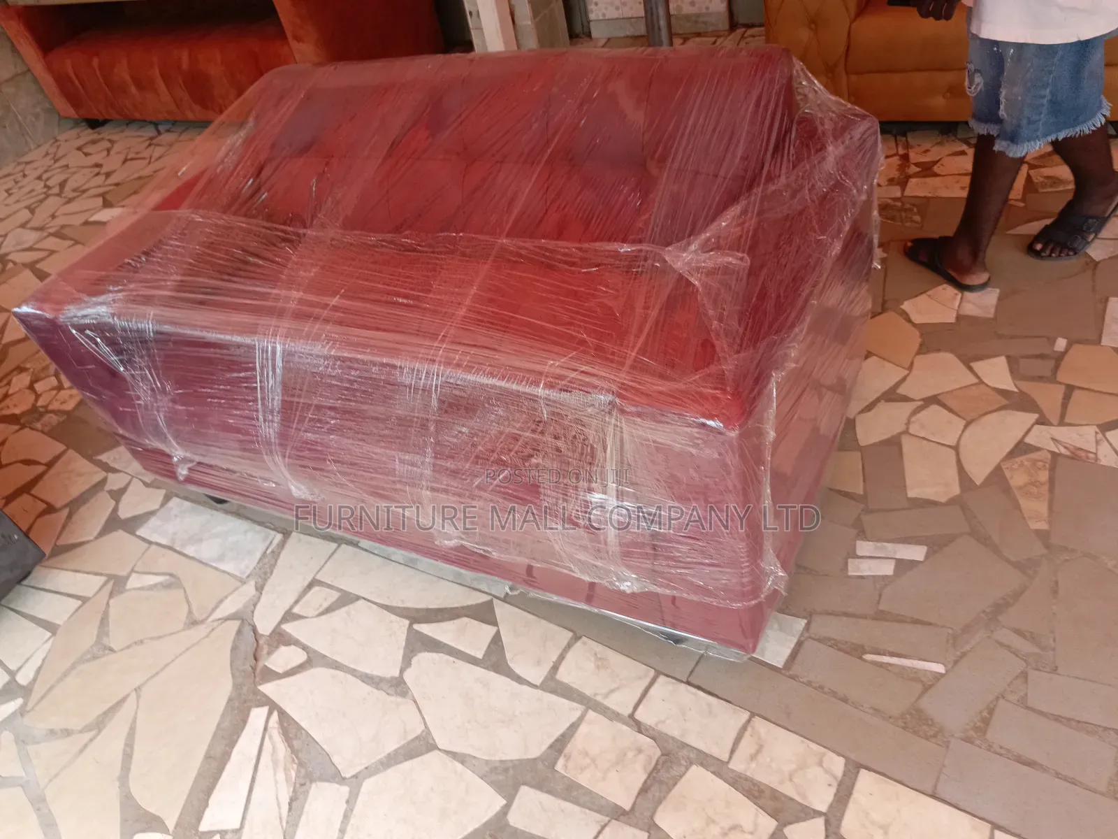 Execexecutive 2in1 Sofa . Free Delivery