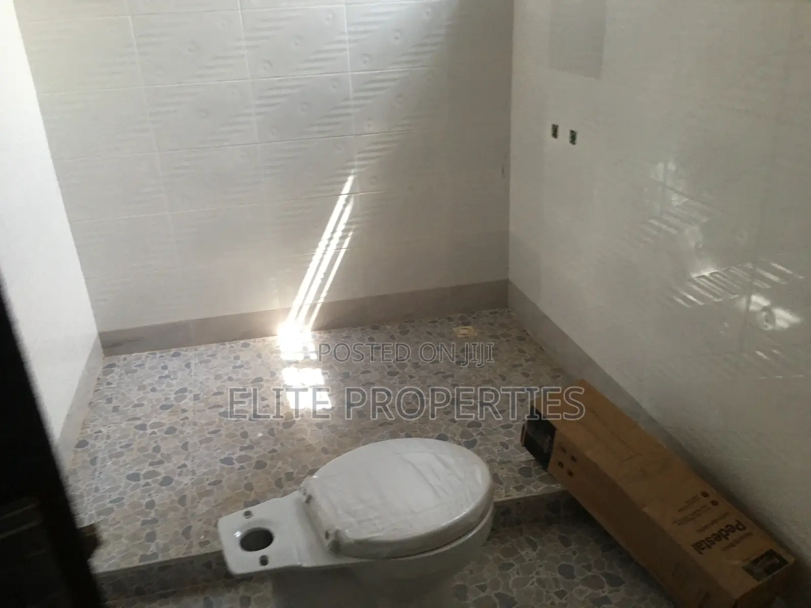 2bdrm Apartment in Dawhwenya-Tabora, Tema Metropolitan for rent