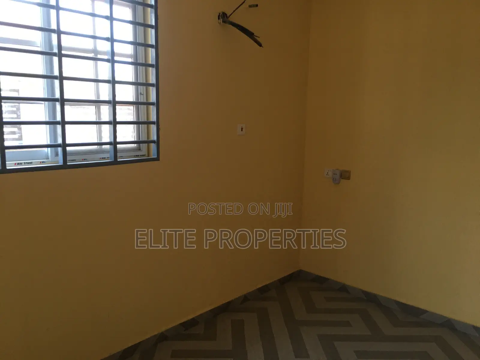 2bdrm Apartment in Dawhwenya-Tabora, Tema Metropolitan for rent