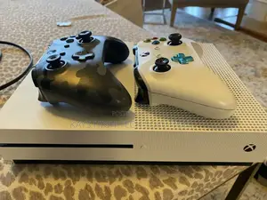 Xbox One S With 2 Controllers Game Pass Ultimate 3 Months