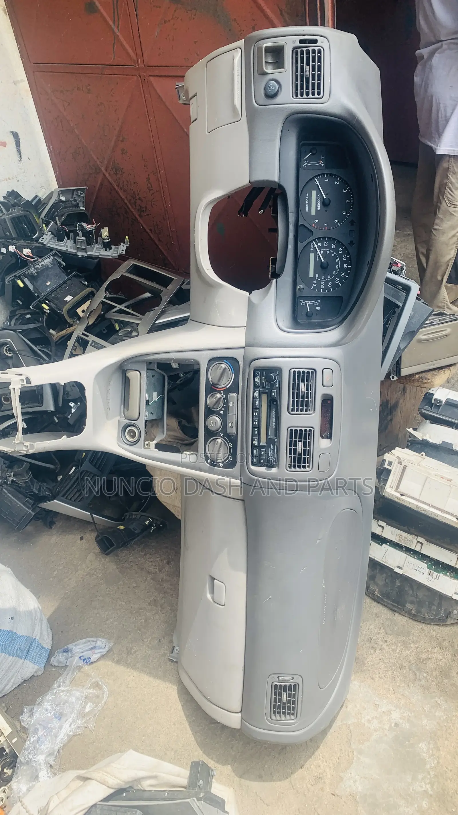 Toyota Corolla (Kuame) 2000 Dashboard