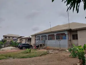 Furnished 8bdrm House in Kronum Top Boat, Kumasi Metropolitan for sale