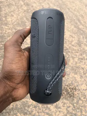 Preowned JBL Flip Essential 2 Bluetooth Speaker In Stock