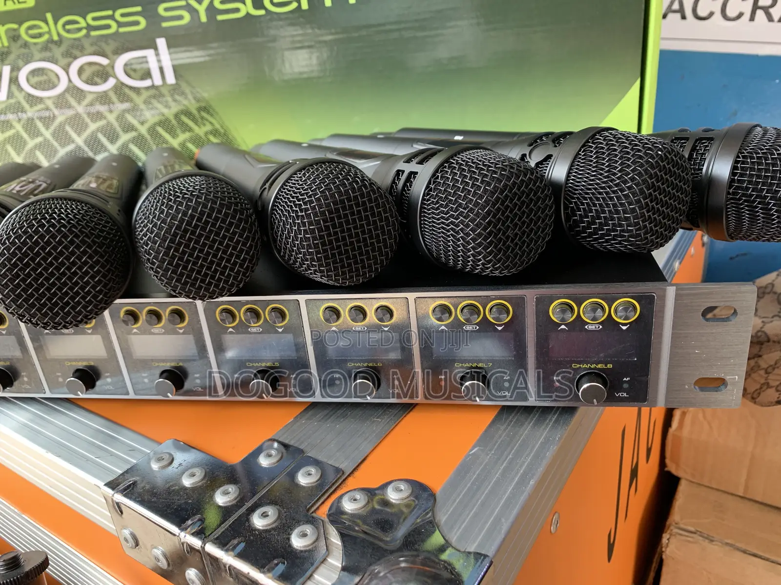 Shure A-8 8in1 Digital Wireless Microphone