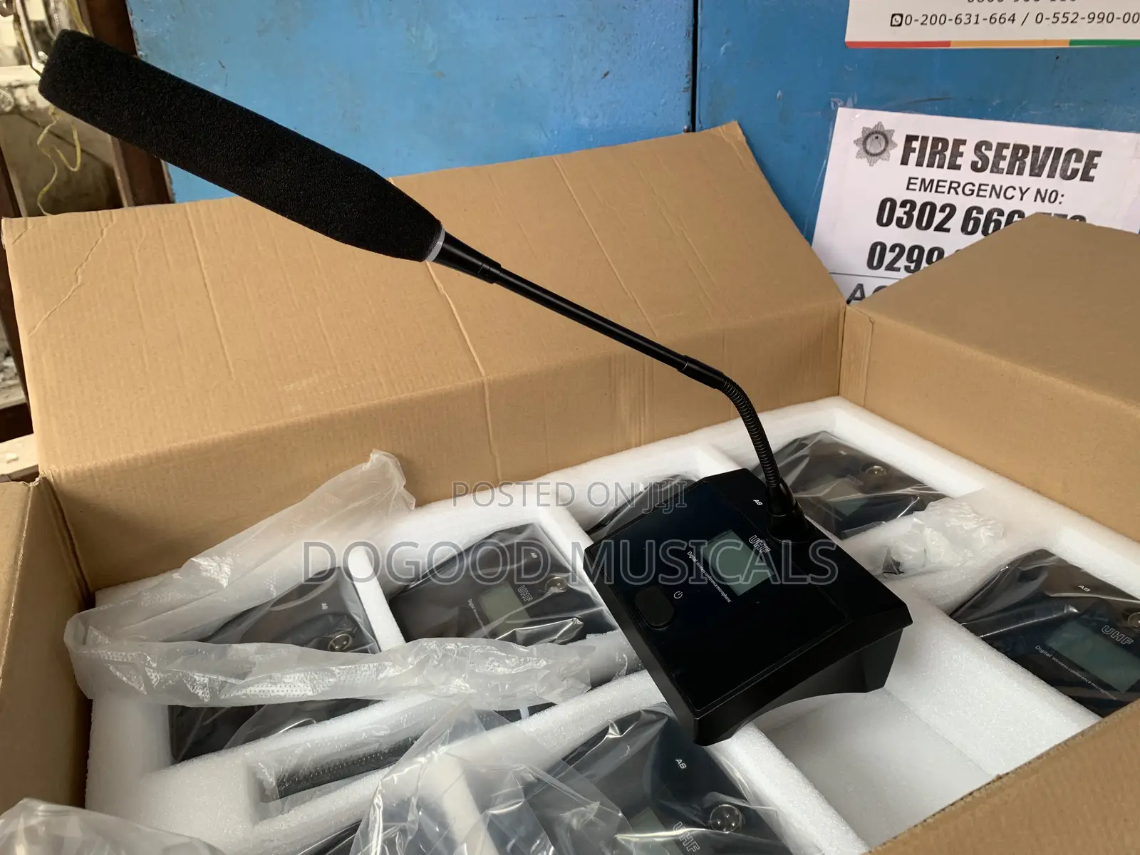 Shure A-8 8in1 Digital Wireless Conference Microphone