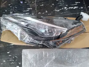 Toyota Corolla 017 Headlight Pair