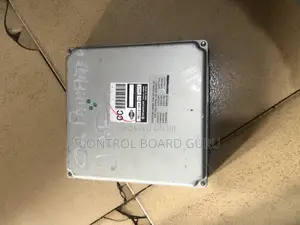 Nissan Pathfinder 2002 Engine Control Unit
