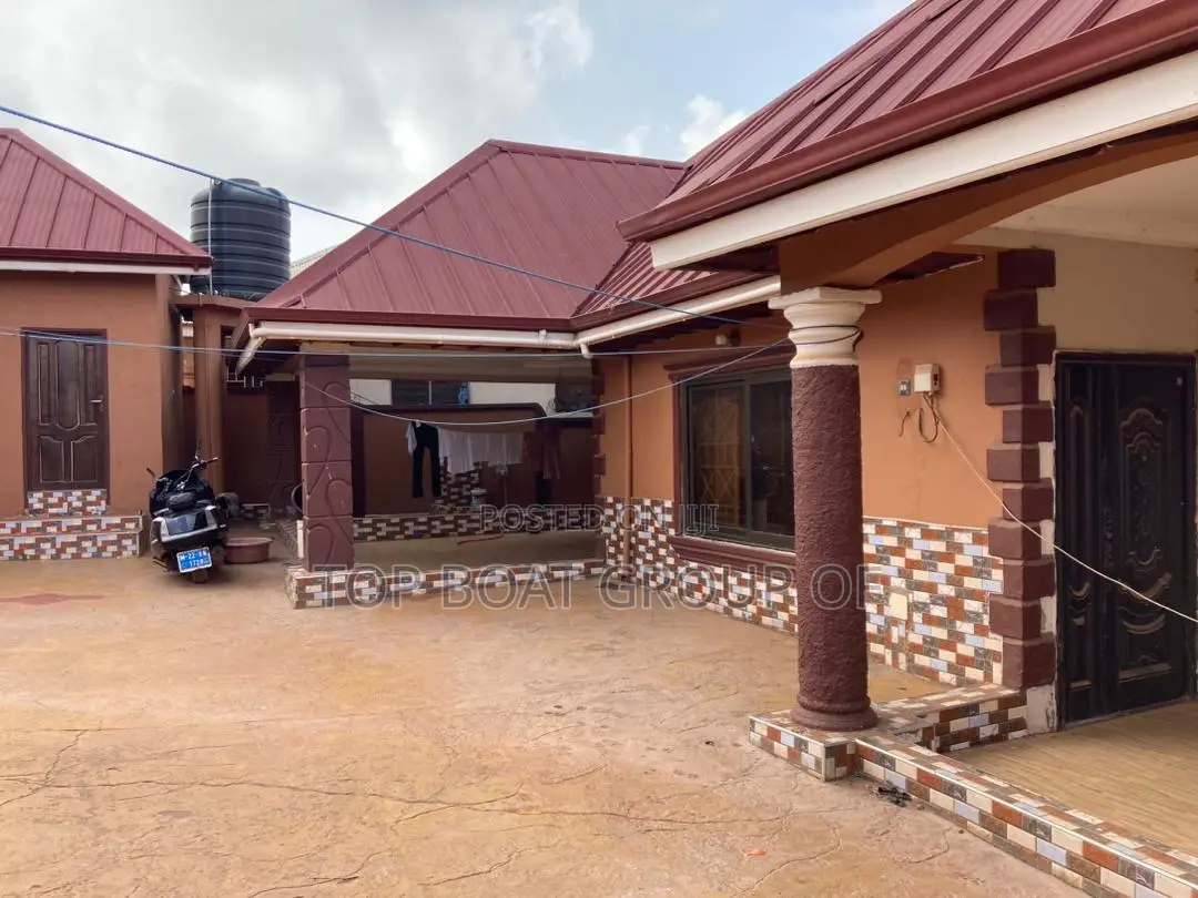 Furnished 5bdrm House in Sokoban Wood Village, Kumasi Metropolitan