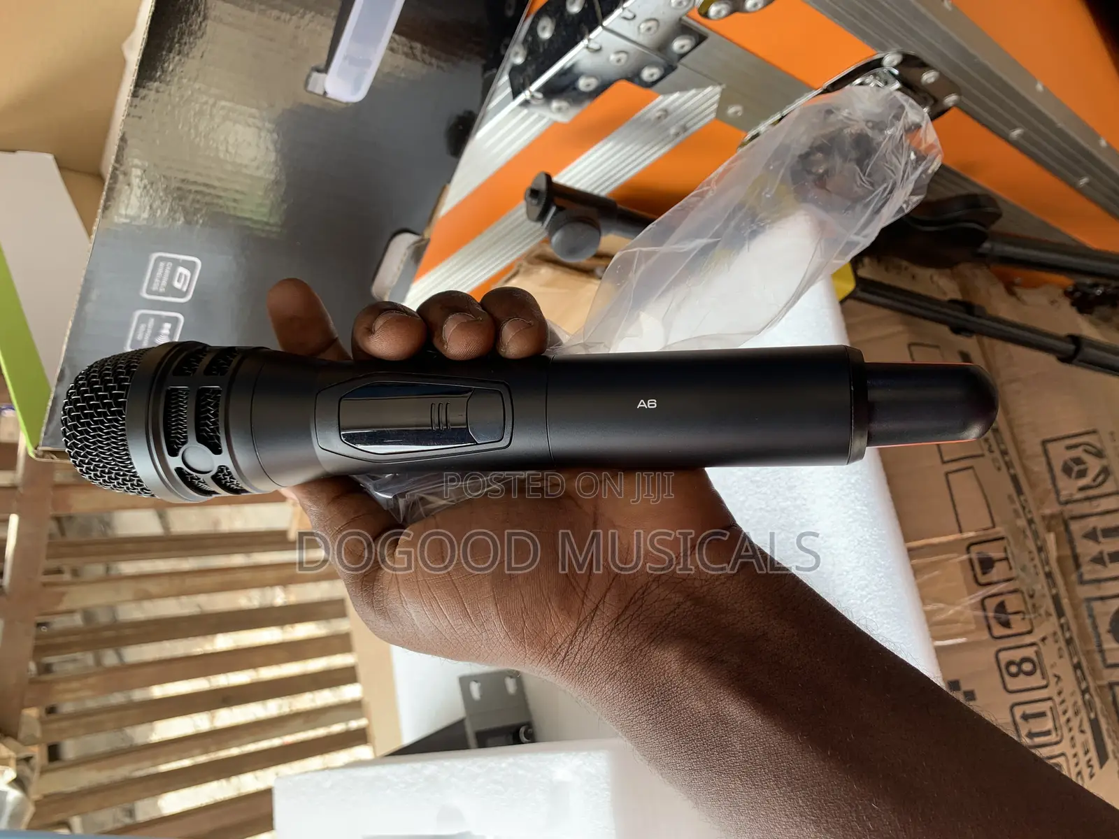 SHURE a-6 6in1 Digital Wireless Microphone