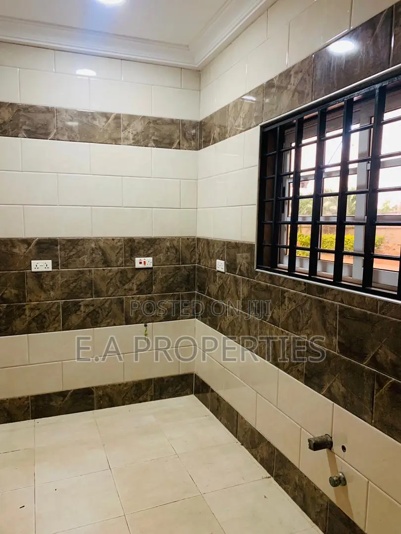 1bdrm Apartment in E A Properties, Malejor for rent