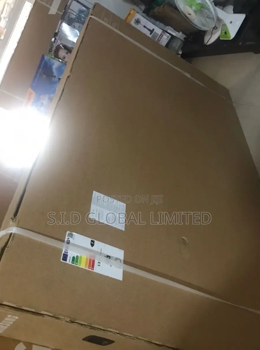 Fabulous 85" Qled Q70C Smart TV