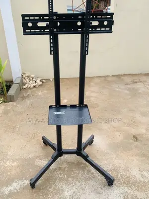 Moveable Tv Trolly for 32 Inch to 70”.